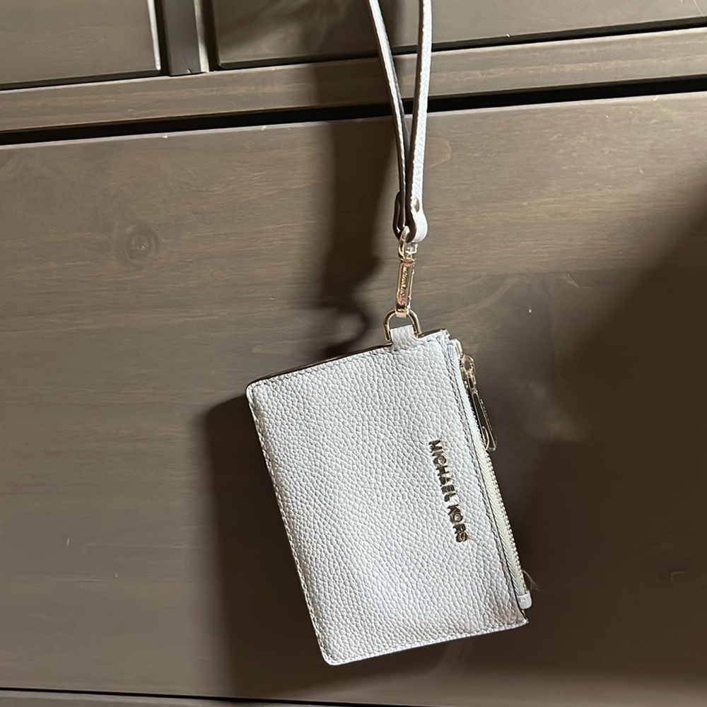 Michael kors mini purse light blue with matching poof and card holder - Picture 4 of 5